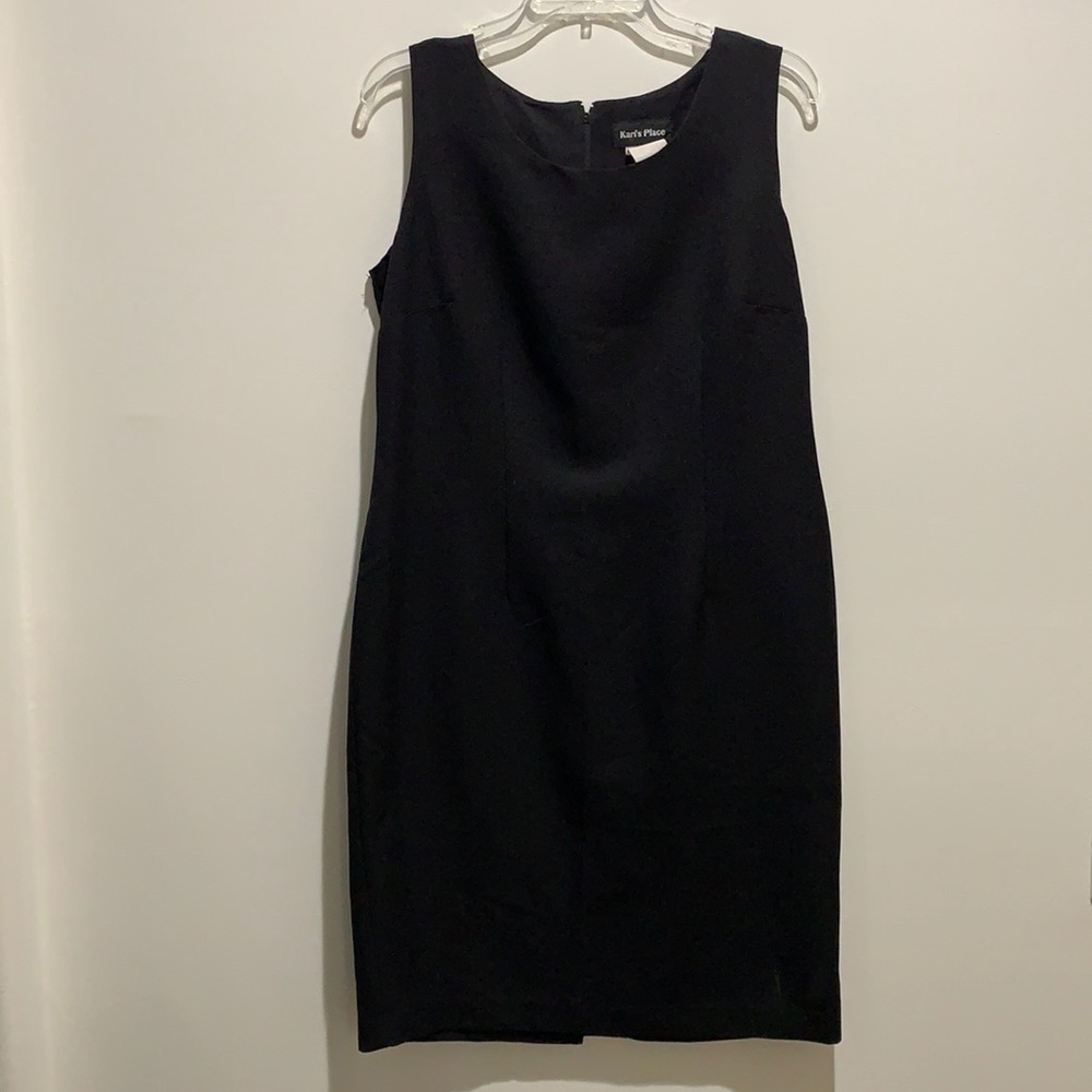 {Kari’s Place}Sz 10 Little Black Dress